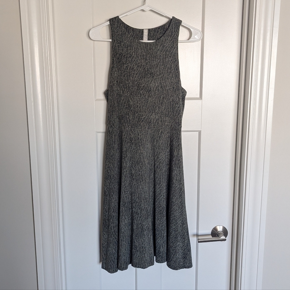 Athleta Santorini Green Black Print Swing Dress sz M
